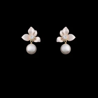 Boucle d'oreille fleur et perle